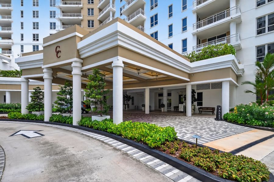 Courvoisier Courts entrance